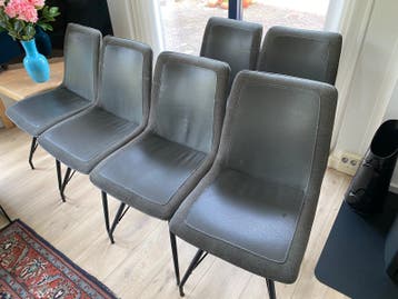 Gratis af te halen: 7 eetkamerstoelen