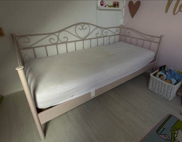 Eenpersoonsbed 90x200 met lattenbodem (excl. matras)