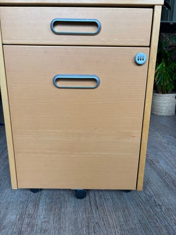 Houten ladeblok met wielen