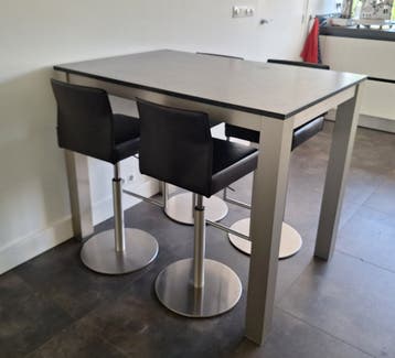 Kleine (ontbijt)tafel, graniet