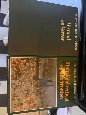 28-delige serie boeken over de Tweede Wereldoorlog