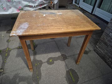 Gratis af te halen.  Houten tafel 60x90 cm