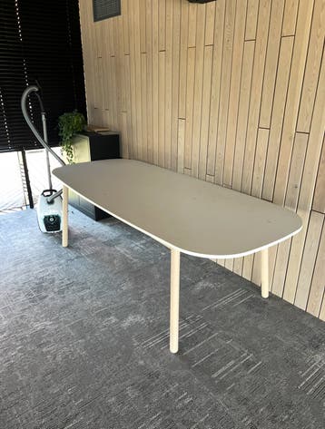 GRATIS TAFEL. Af te halen in zwolle