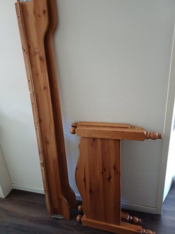 Bed van massief hout