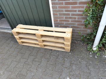 Bankje of schoenen rek van pellethout