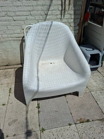 Witte kunststof tuinstoel