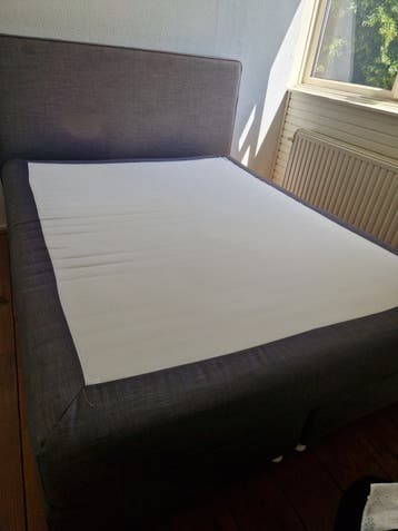 GRATIS Tweepersoons boxspring 160x200 met hoofdbord