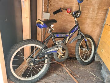 Kinderfietsen: Alpina UFO & Hello Kitty (2 stuks)