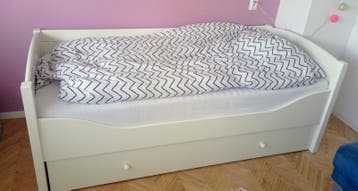 Stevig mooi bed met opberglade, gratis