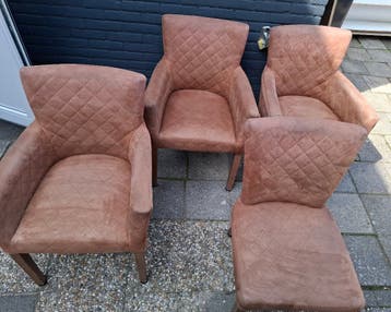 6 eetkamer stoelen  GRATIS