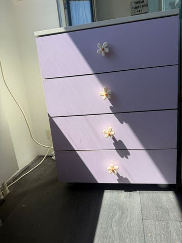 Leuk meiden lade kastje met spiegel GRATIS