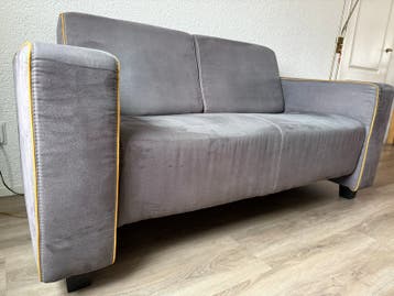 Comfortabele tweepersoonsbank - Grijs met gele accenten