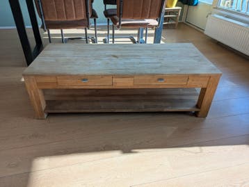 Gratis houten salontafel met lades