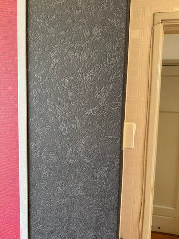 GEZOCHT: Oud Praxis zwart vinyl reliëfbehang / Marburg 53 cm