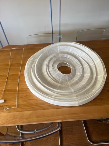 Gratis IKEA GULLUSDARE papieren lampenkap - 70 cm
