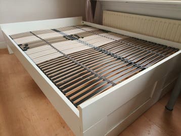 Wit bedframe met lattenbodem, eenvoudig te monteren