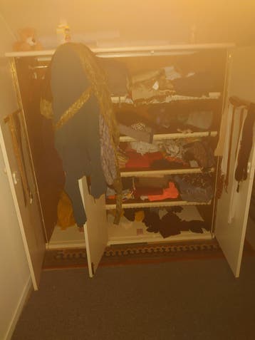 Gratis kleding kast