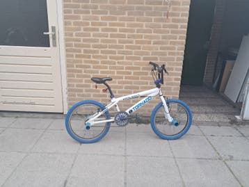 Gratis crossfiets - stuur moet vastgezet worden