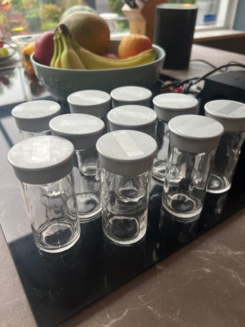 10x kruidenpotjes met en zonder strooigaatjes