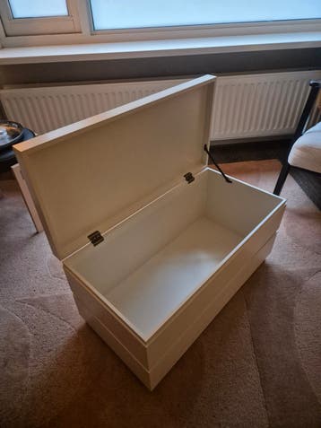 Witte kist, gratis op te halen.