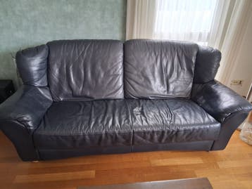 Leren 2 5 zits bank 195cm lang en 95 cm diep.