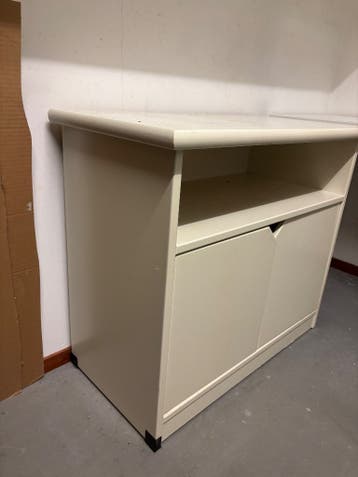 MDF laag kastje, slaapkamer