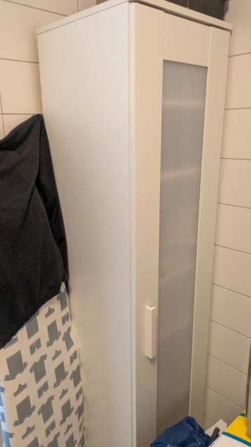 Gratis kast met legplanken