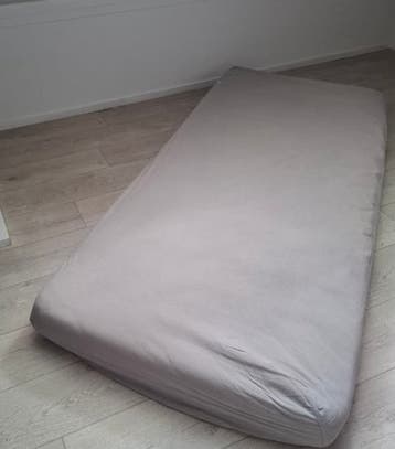 Comfortabel eenpersoons matras - Zo goed als nieuw