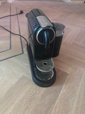 Magimix Nespresso met melkopschuimer *lekt*