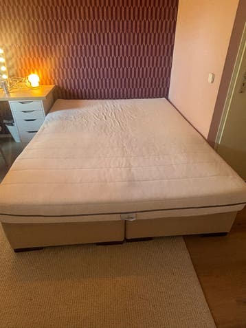 Twee Boxsprings 80x200 cm incl matras 210 lang!