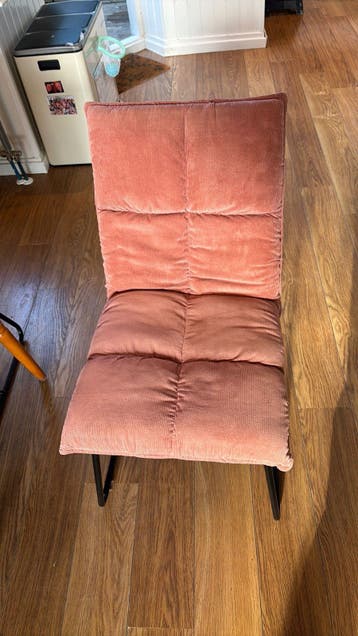 GRATIS! Roze ribfluwelen eetkamer stoelen (5 stuks)