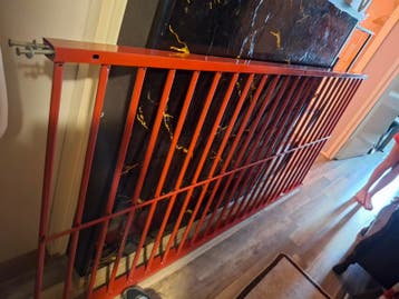 Rood metalen bedframe lengte 200 breed 98 zsm ophalen