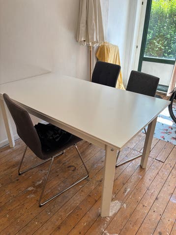Witte eettafel  gratis