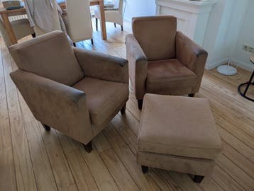 Gratis ophalen twee bruine stoelen met hocker