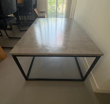 GRATIS Salontafel grijze betonlook met metalen frame