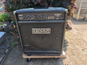 Fender Rumble 75 Bass Versterker (Schuurvondst)