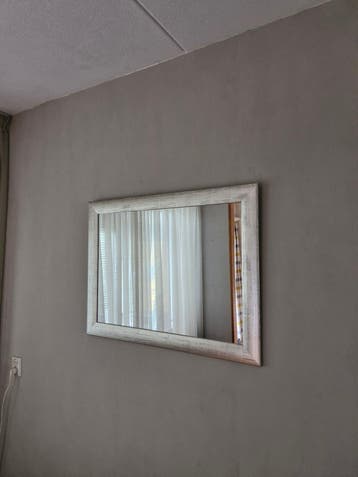 Decoratieve spiegel met zilver houten frame