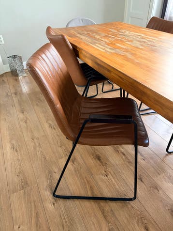 Set van 4 bruine leren eetkamerstoelen met armleuningen