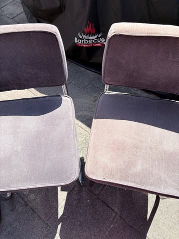 Eetkamerstoelen - gratis af te halen (verkleurd)