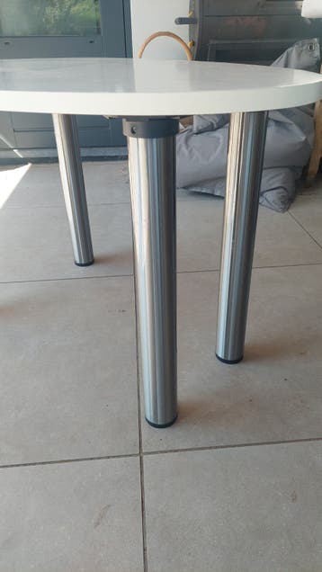 4 metalen tafelpoten GRATIS