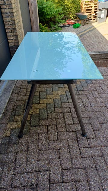 Gtayis Glazen bureau met metalen poten
