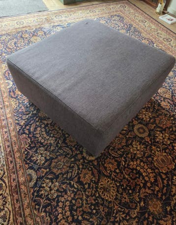 Gratis, Antraciet grijze hocker 80x80