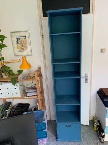 Ikea Alve boekenkast met lade blauw