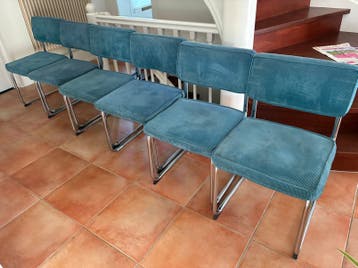 GRATIS AF TE HALEN: 6 eetkamerstoelen