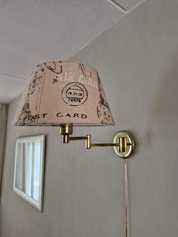 Wandlamp met uitschuifbare arm en stoffen kap
