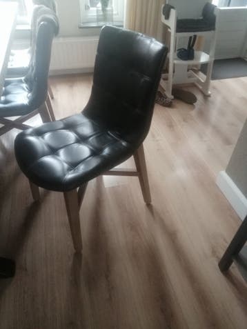 gratis 6 eetkamer stoelen