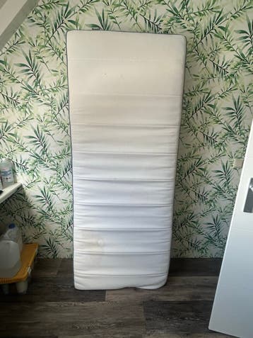 Eenpersoons matras, zo goed als nieuw van ikea