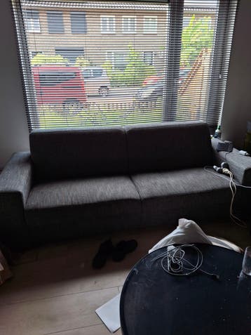 Gratis af te halen: 3 + 2 zits bank grijs