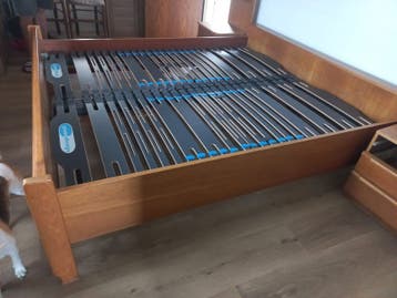 Houten bedframe met lattenbodem