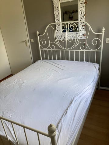 Wit metalen bedframe GRATIS AFHALEN